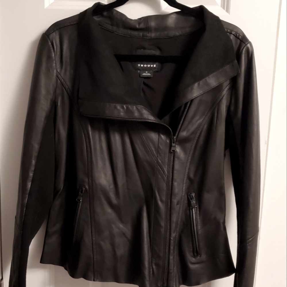 Black medium cropped leather jacket
